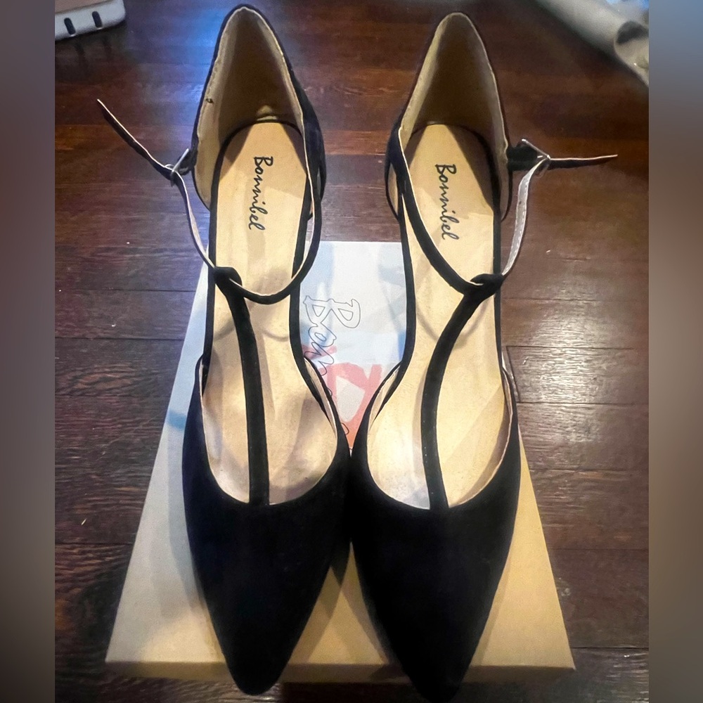 Never Worn: Bonnibel Black Women's T-Strap Heels